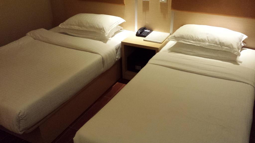 Aira Hotel Kuala Lumpur Room photo